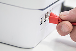 USB kabel kobles til etikettskriver